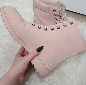 9 Women's Rue 21 Powder Pink Combat Boots